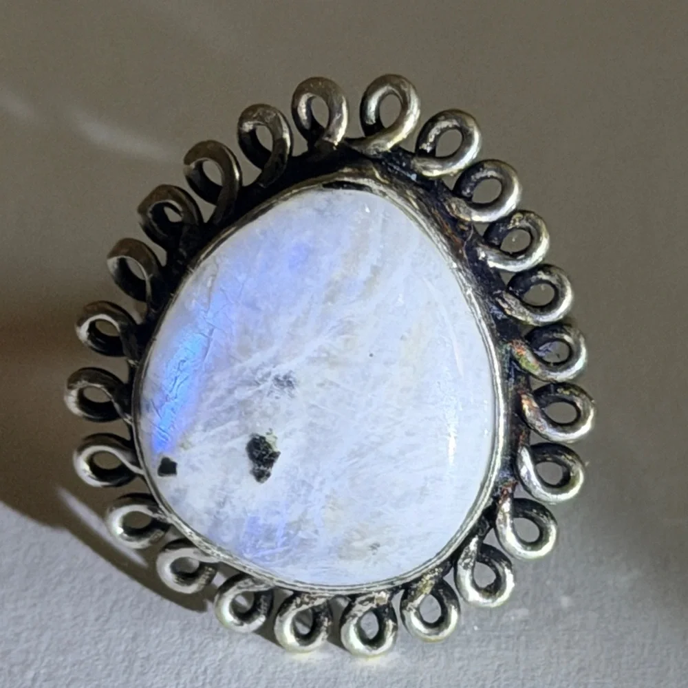 New 925 Sterling Silver Blue Flash Moonstone Uncommon Artisan Uncommon Ring
